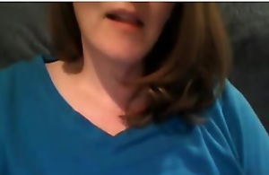 Mature wife shows her boobs online