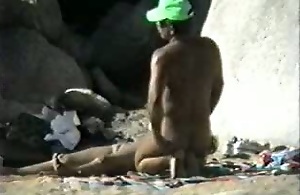 Amateur dusting - nudist beach