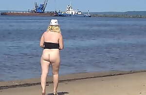 Big ass on high make an issue of beach
